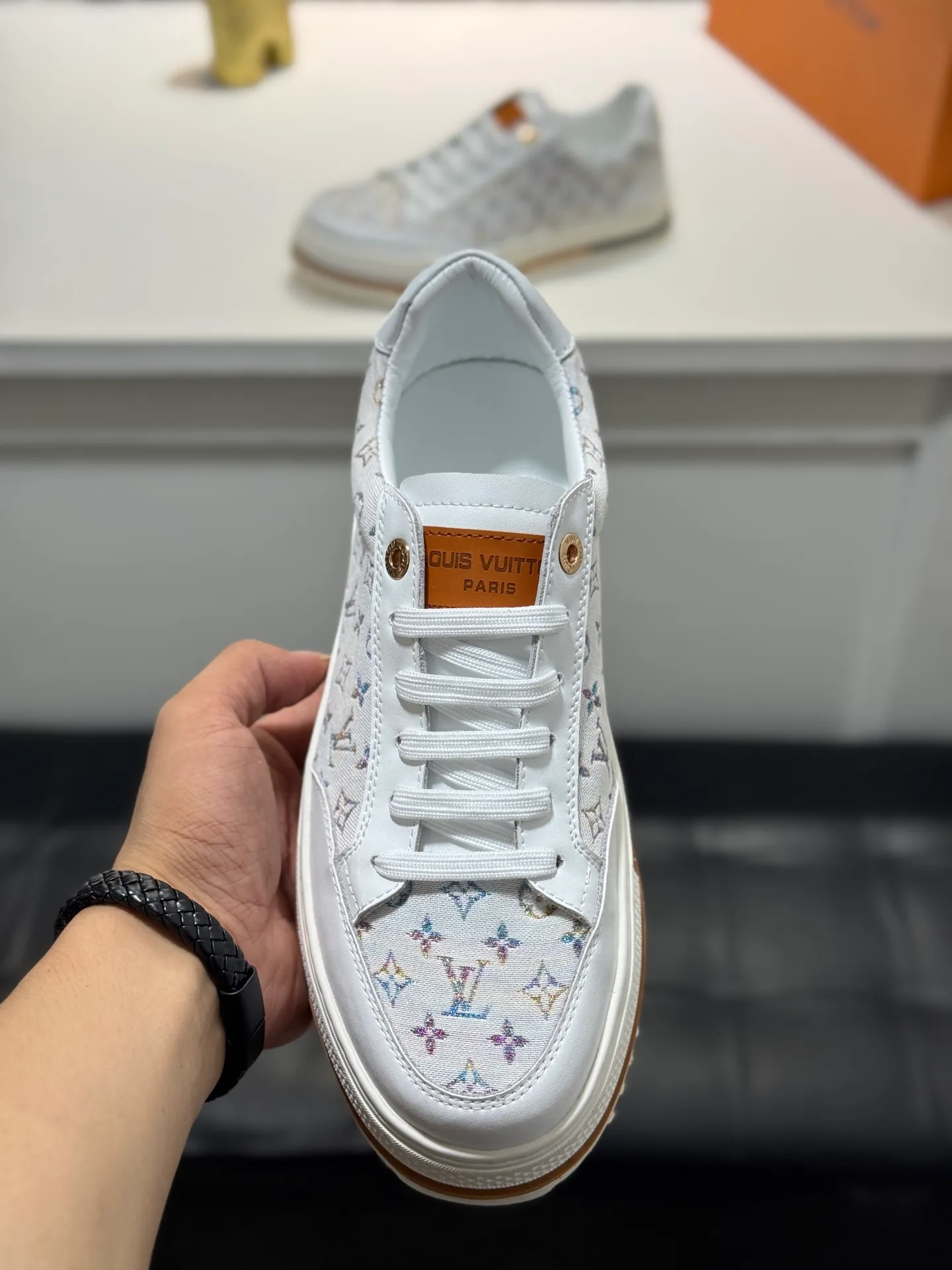 Men's shoes 💰400 [New style] 🌂🌂Top original order - Louis Vuitton®️ Trendy and fashionable yet low-key men's casual shoes, LV special fabric pattern on the upper, comfortable and breathable, sheepskin lining, original rubber outsole, 3 colors available ~ a must-have for sportsmen. Size: 38-44 (45 customized